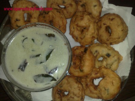 urad dal Vada/Uzhunnu vada